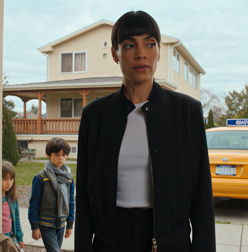 “Dopo il mio rifiuto, mia sorella, con la sua aria da sapientona, ha mandato i suoi figli al mio indirizzo in taxi, ma non sapeva che mi ero trasferita, e la persona che abitava lì ha fatto una sola telefonata… che ha scatenato una reazione karmica che mia sorella non si sarebbe mai aspettata.”