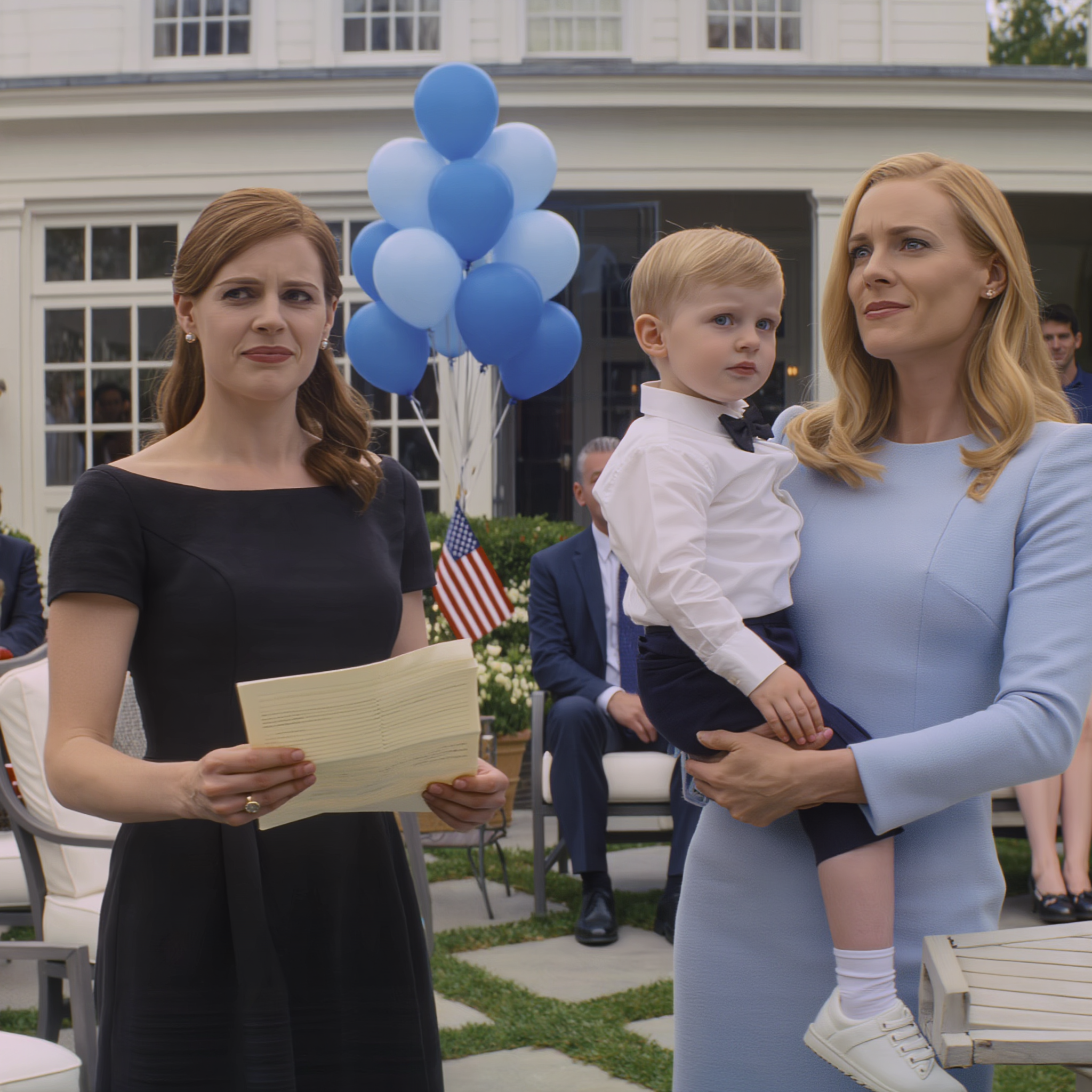 Tre giorni dopo aver seppellito mio marito, mi presentai alla festa di compleanno di mio nipote cercando di non crollare, e mia sorella alzò la voce dicendo che il suo bambino era in realtà suo figlio, e che metà della mia casa apparteneva a suo figlio. Dissi: “Oh, capisco”. Il pomeriggio seguente, una sosta tranquilla le fece sparire il sorriso dal volto.