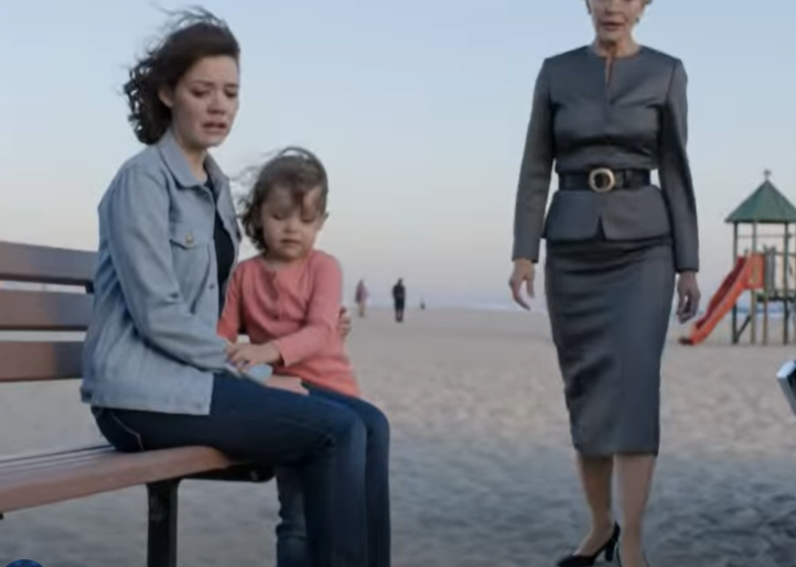 “Jeg så min datter i parken, strandet med et barn og to kufferter. Jeg spurgte, hvorfor hun ikke var der…”