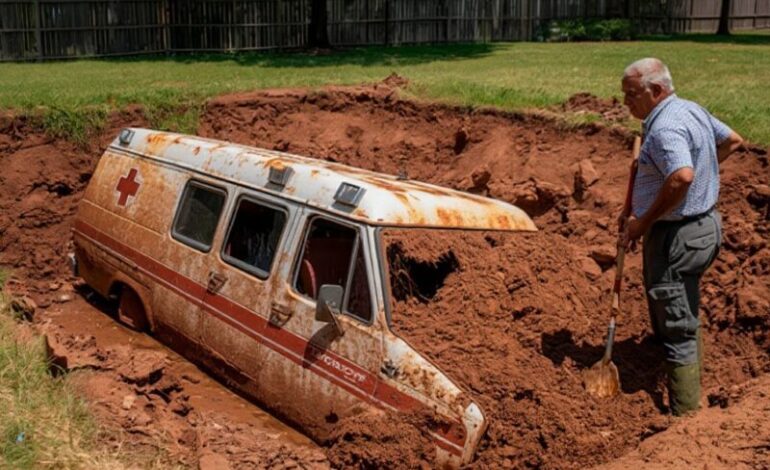 En mand besluttede at grave en pool på sit plot, men da han stødte på en begravet ambulance under værkerne og kiggede indeni, blev han chokeret over, hvad han så