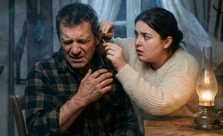 Una donna sposò un uomo sordo di vent’anni più grande di lei, ma un giorno, mentre gli puliva le orecchie, trovò qualcosa che la sconvolse.