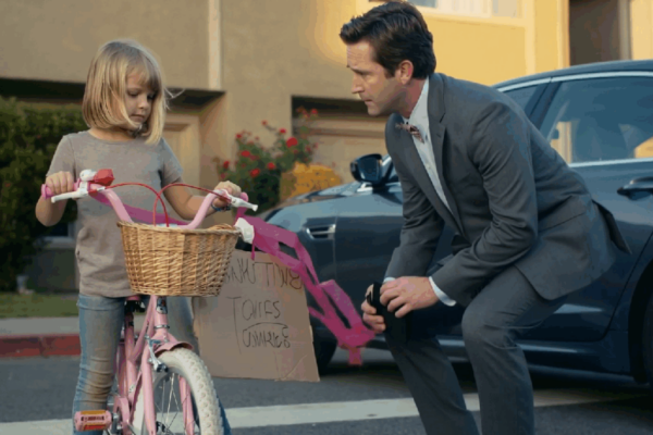 “COMPRA LA MIA BICICLETTA, LA MAMMA HA BISOGNO DI SOLDI PER IL CIBO” L’AMMINISTRATRICE DEL SOCIO AVEVA LICENZIATO LA SUA POVERA MADRE SINGLE, MA COSA È SUCCESSO DOPO…
